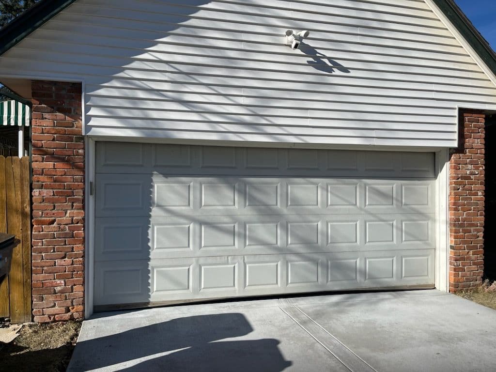 Gallery photos for Incredible Garage Door Makeover: Image #1